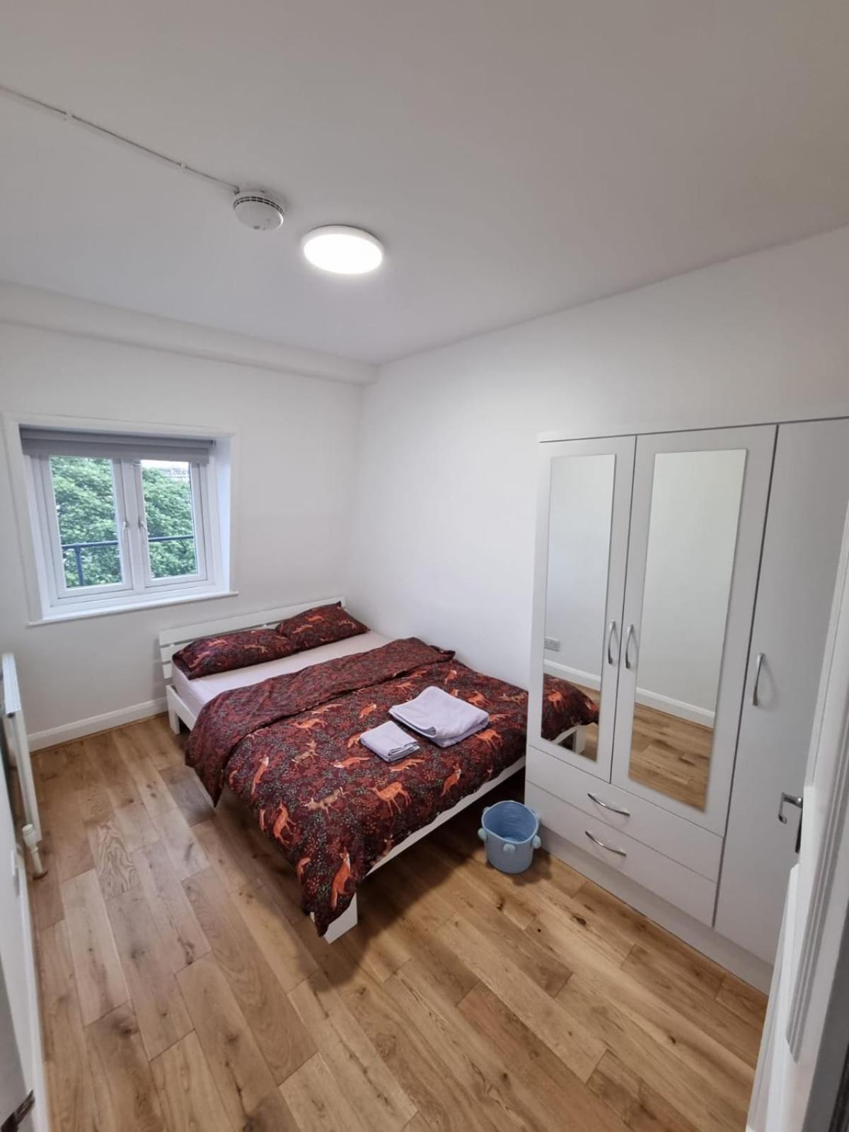 Boutique Contemporary Hyde Park Flat * Londres