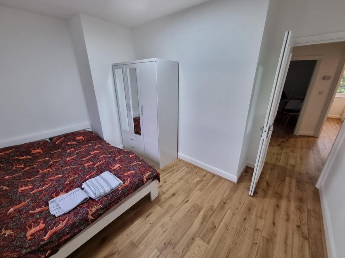 Boutique Contemporary Hyde Park Flat